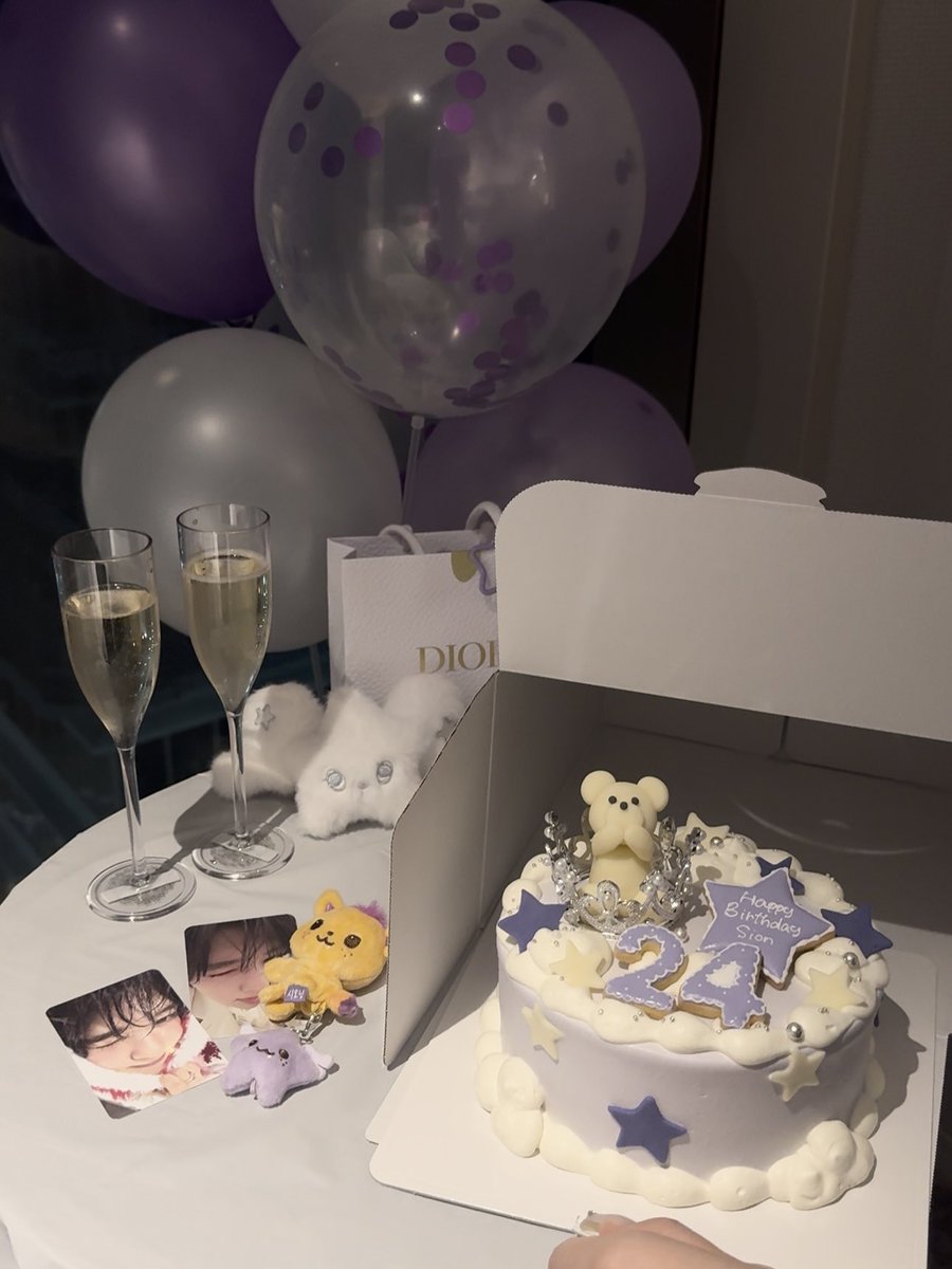 5ll4l2's tweet photo. ┊        ┊       ┊       ♡        ┊
┊        ┊       ┊                ˚  ♡
┊        ┊       ♡       ₊             ⊹ 
♡    ₊   ┊    .
     ⊹    ♡      𝑯𝒂𝒑𝒑𝒚 𝑩𝒊𝒓𝒕𝒉𝒅𝒂𝒚 𝑺𝒊𝒐𝒏

 #시온_생일이잖아_달려이잉  #シオンの年_愛してる https://t.co/xNRqfjeC3h