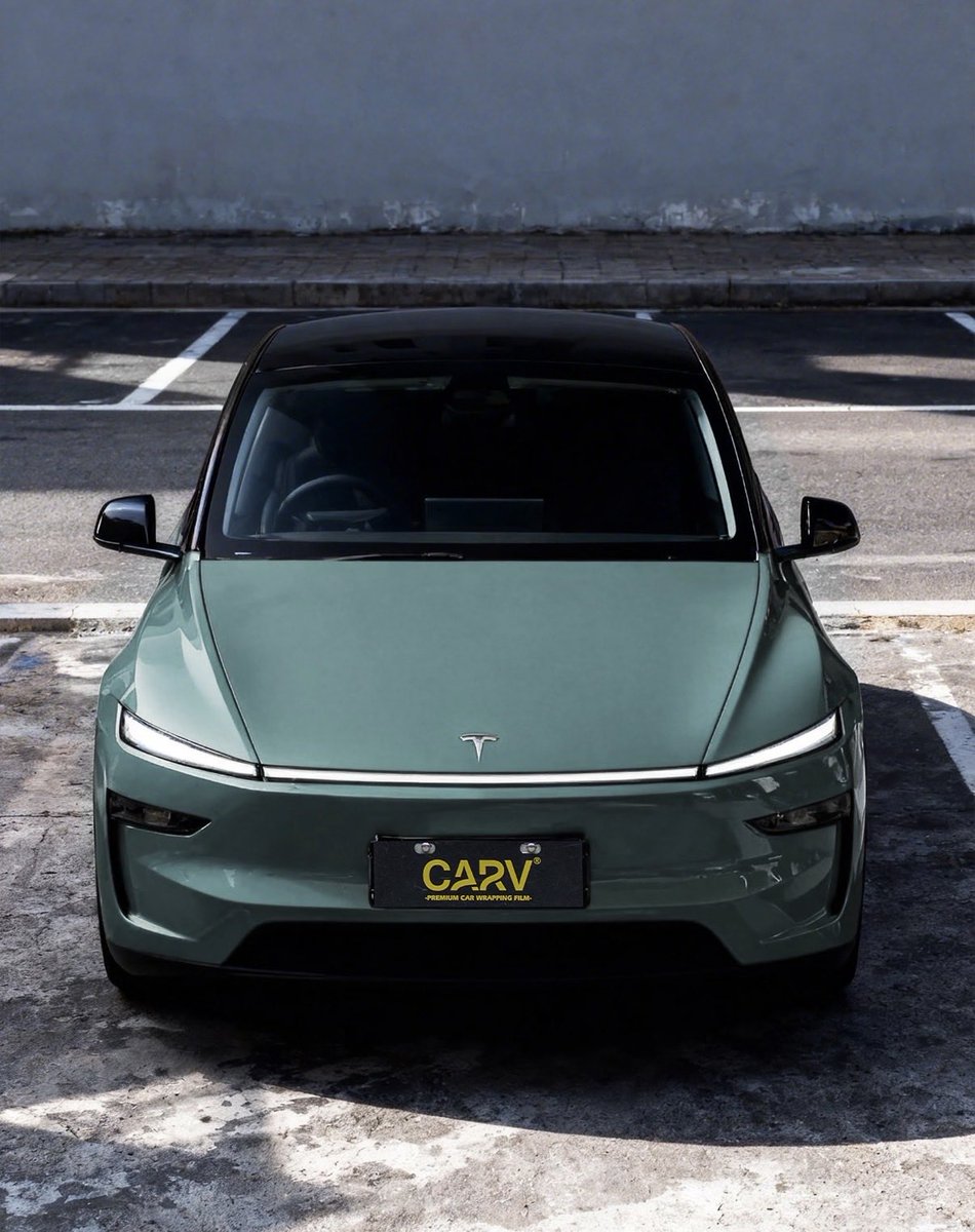 The Tesla Newswire tweet media