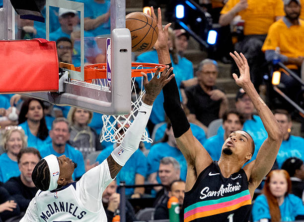 Clutch Numbers tweet media