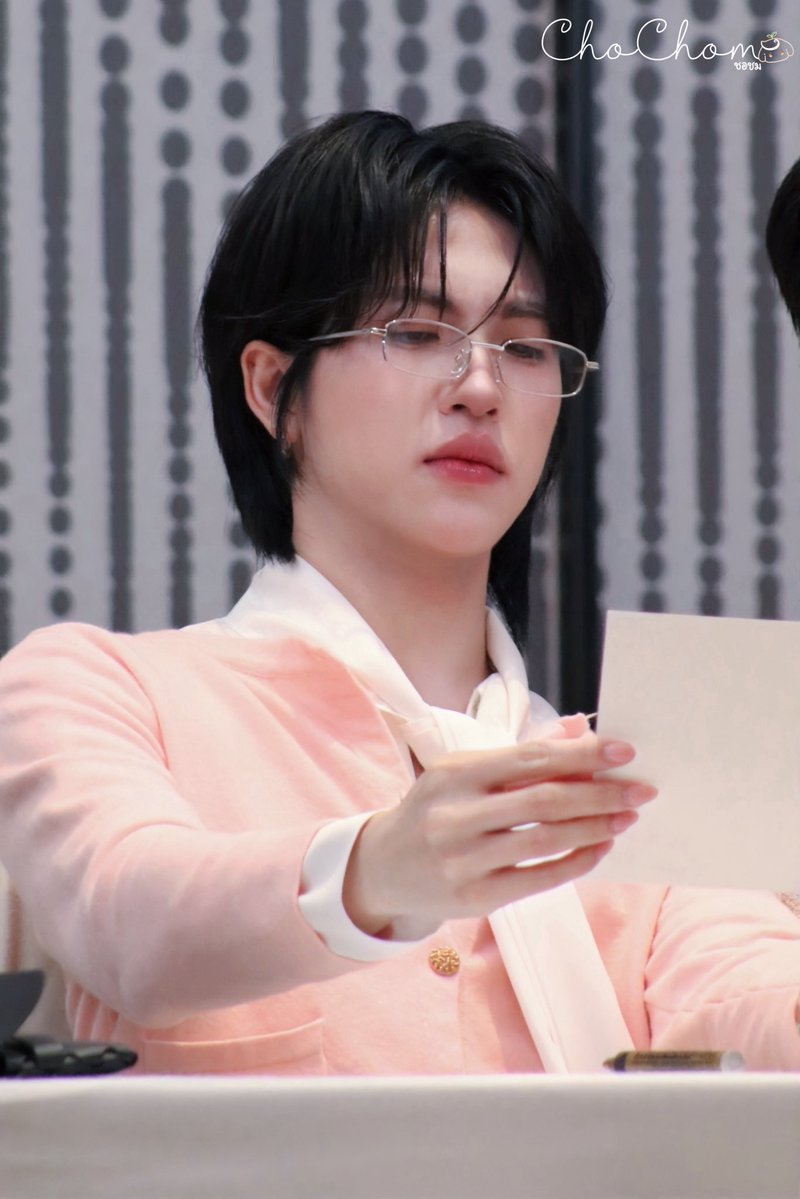 ชอชม (บ่าวใช้เรือนพี่จอม) tweet media