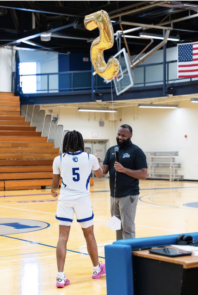 E4KFatmar's tweet photo. Leaving the gym this morning.All I could think about is what’s next for me wit basketball &amp;. I still don’t know but I gotta give a shout to Coach T.More than a coach(To me at least )I got so close with him sometimes I forgot he was my coach lol . I can’t thank you enough coach❤️ https://t.co/59wsnm9uDc