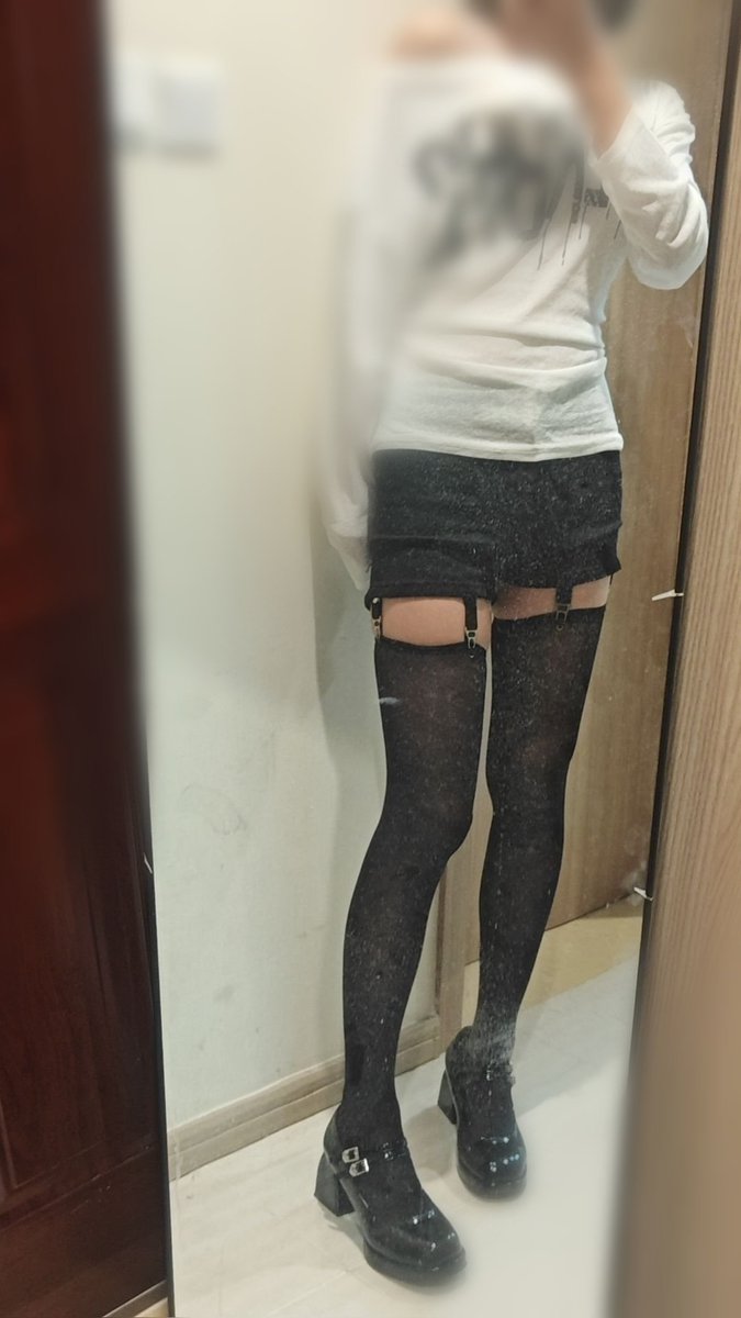 chong_ni9881's tweet photo. 男孩纸的日常穿搭～
#旧照 #男娘 #4i小狗 #露出任务 #楼道刺激 #丝袜诱惑 #可爱的男孩子 https://t.co/VclOUCYOtZ
