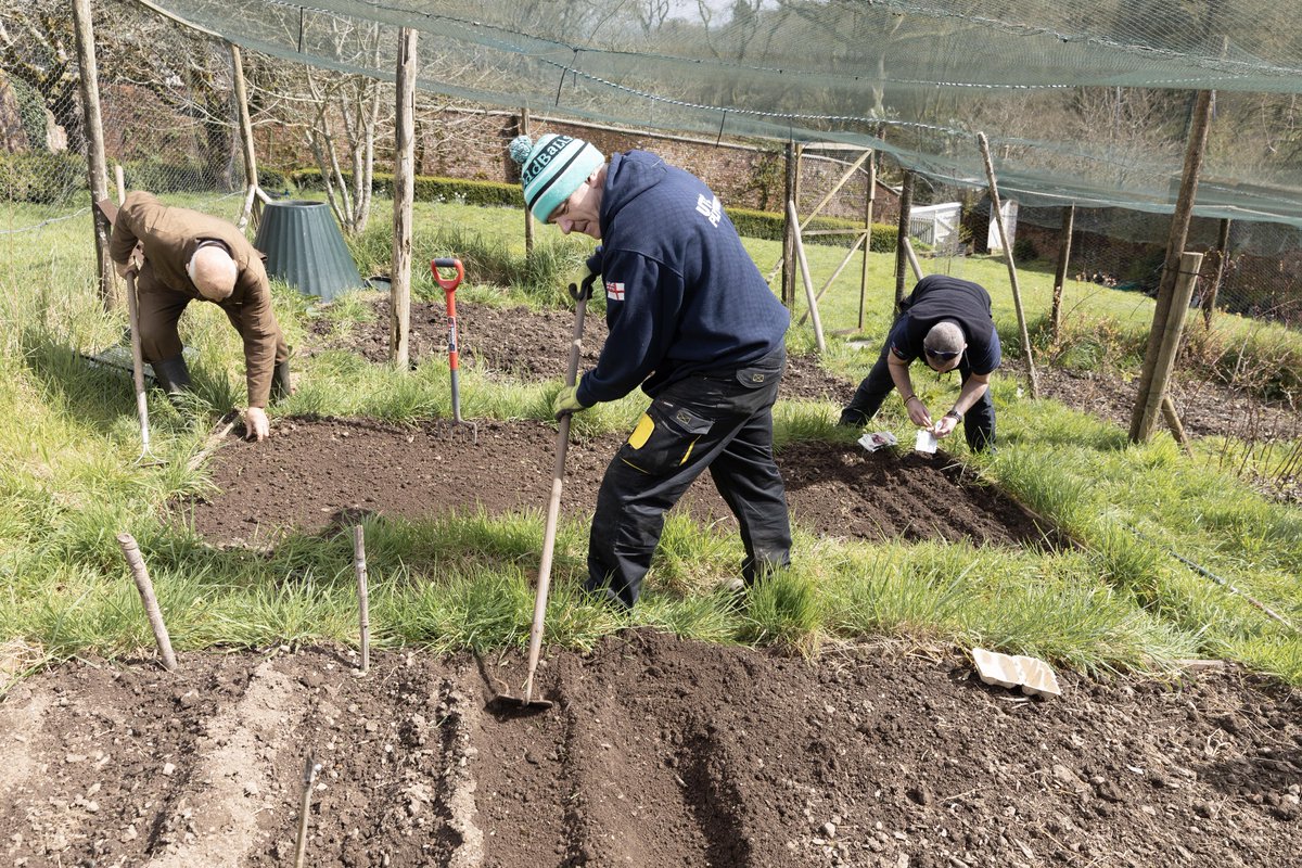 ArmyBenFund's tweet photo. Today marks the end of Gardens and Health Week, which ran from 2 to 10 May.

As the Army’s National Charity, we are proud to highlight how green spaces are helping veterans rebuild their wellbeing. One of the partner charities we support is @VetsOutdoorsUK, which uses outdoor activity and horticultural therapy to help veterans rebuild confidence, reduce isolation, and improve their mental and physical health.

Our £10,000 grant last year helped the charity deliver a range of activities, including its weekly project at a walled garden in Cornwall, supporting around 80 members of the Army family.

We are able to fund vital work like this thanks to the support of partners such as the National Garden Scheme, whose funding enables us to back organisations using gardening and outdoor activity to make a real difference.

Read the full story ➡️ https://t.co/K3FR8smk0d

#ForSoldiersForLife #GardensAndHealthWeek