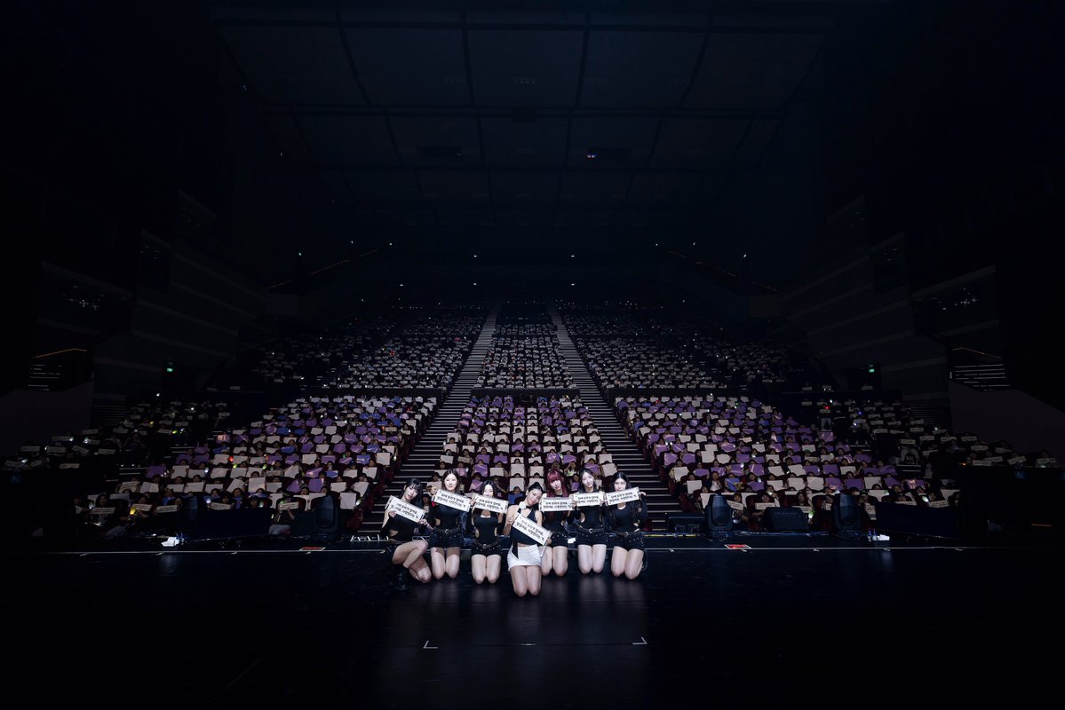 [#솔라]

🌕 Solar
‘總有一顆屬於你的星球 (Your Own Star)’ 
LIVE 🌕

솔라와 용순이가 함께하는
우리만의 별에서 행복했던 시간 🫶

용순이의 따뜻한 응원이
눈부시게 반짝였어요 💖
앞으로의 모든 순간도 오늘처럼
서로의 곁에서 밝게 비춰줍시다 ✨

#MAMAMOO #Solar
#總有一顆屬於你的星球