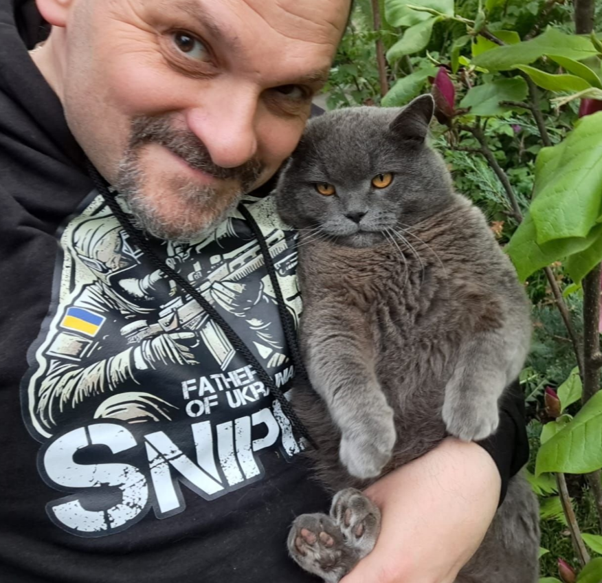 AndersRasmusso2's tweet photo. Look at that focus. Brynchyk has zero tolerance for enemy drones or empty ammo crates. 🐈⬛
Primers and the Archer scope are the targets now. 🔭
DON'T BLINK: Every donation is DOUBLED by sponsors!
Let’s fill the jars for the guys. #TeamYuri #BrynchykTheCat #SniperSupport https://t.co/AfzJOlkmOY