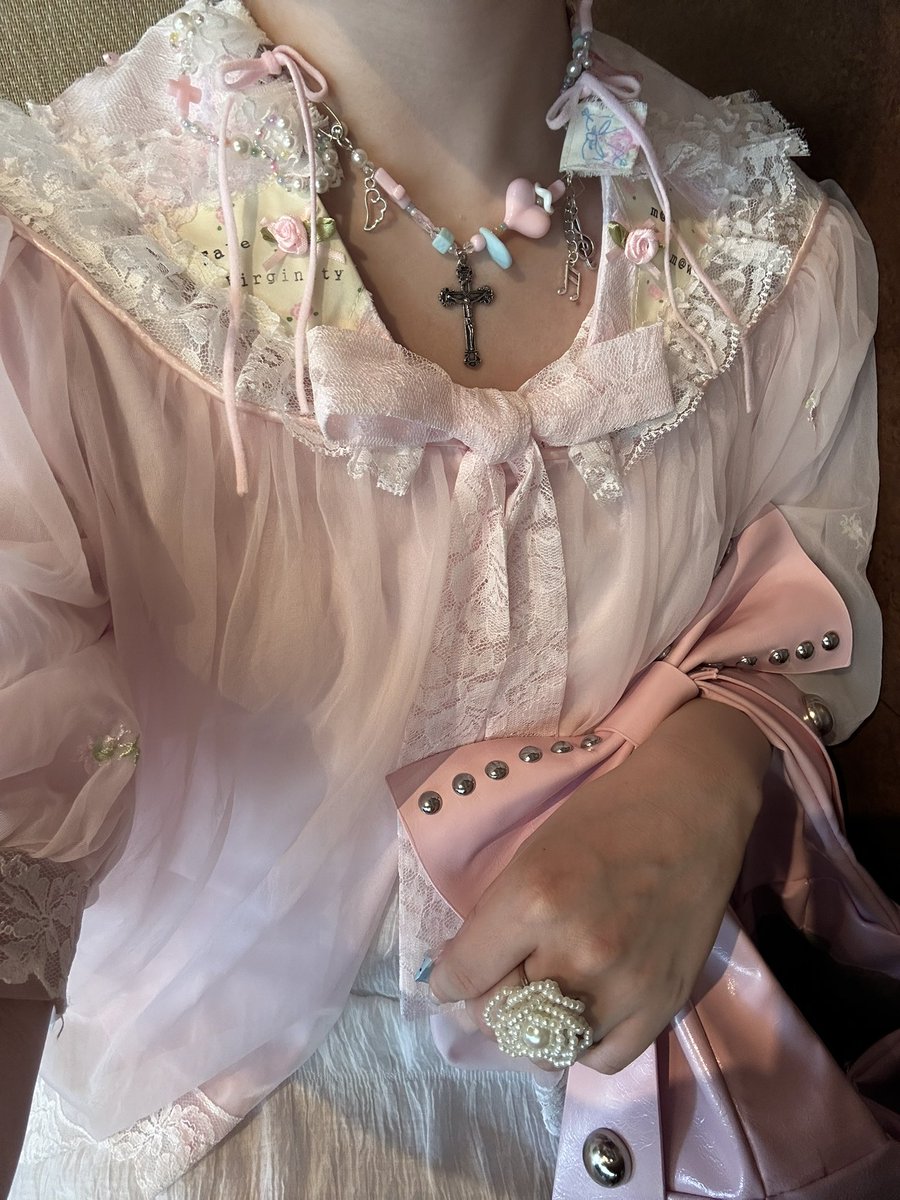 mawo_at_wizard's tweet photo. necklace♡
sailor collar♡ https://t.co/j3A6s6cTLn