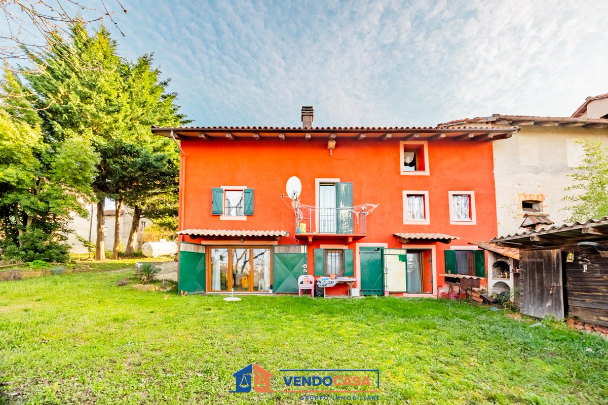 italianhouses's tweet photo. 🌿🏡Spacious home in Serravalle Langhe
🛏️3 bedrooms + guest unit
🏡Independent apartment
🌳Garden & 3,000sqm land
🚗Parking
💶€160K
❓Guests or rental income?
https://t.co/71Ksiez42Z
#PropertyItaly #Piedmont #SerravalleLanghe #Cuneo https://t.co/UMDbtXl3v3