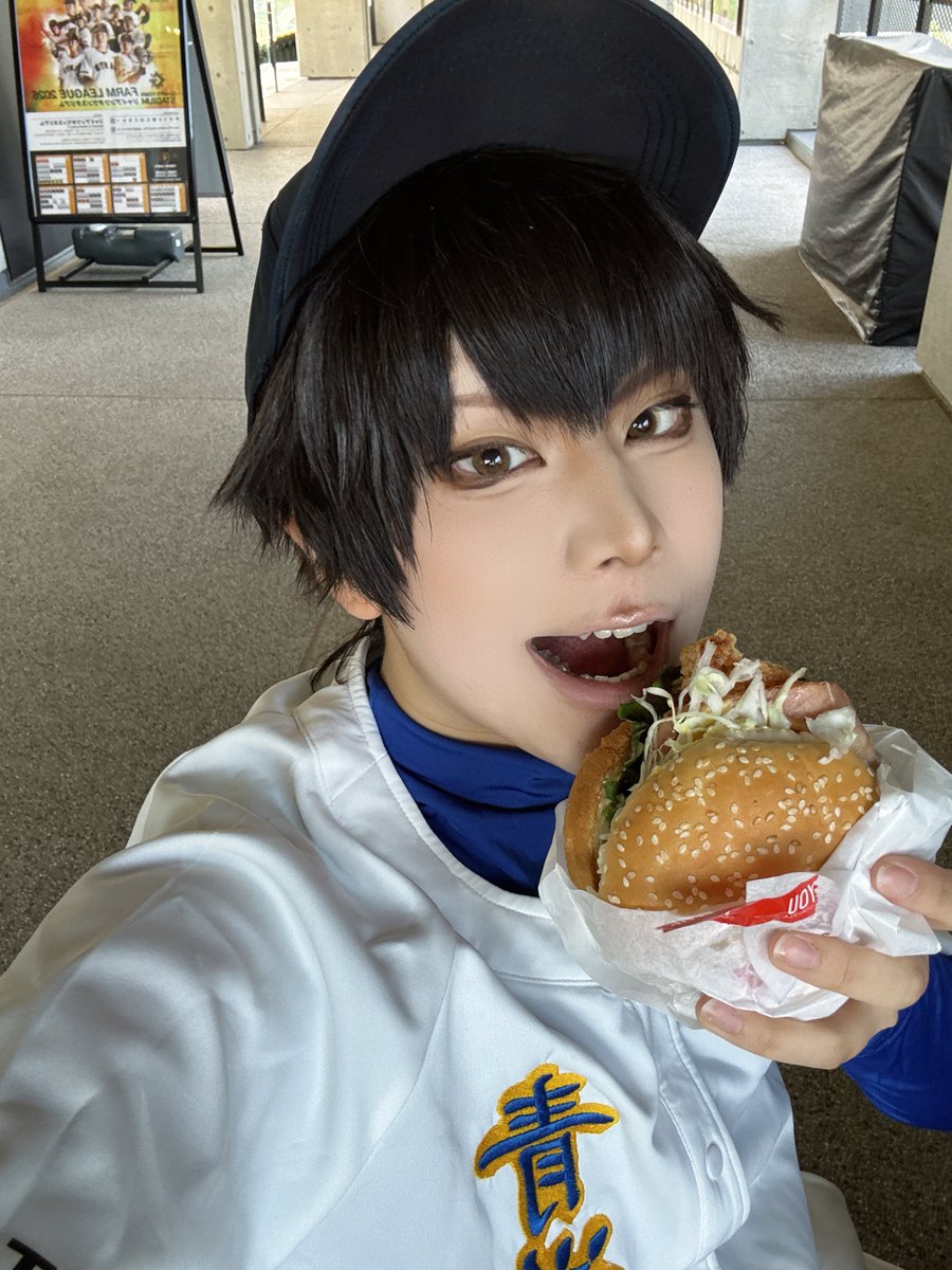 kiirakun_cos's tweet photo. cosplay
ダイヤのA ｴｰｼﾞｭﾝ

食トレ！！！

その後、休憩！！

#Gタウンコス https://t.co/1BdElgqxVJ