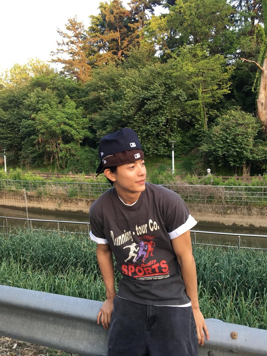 for 로몬이 tweet media