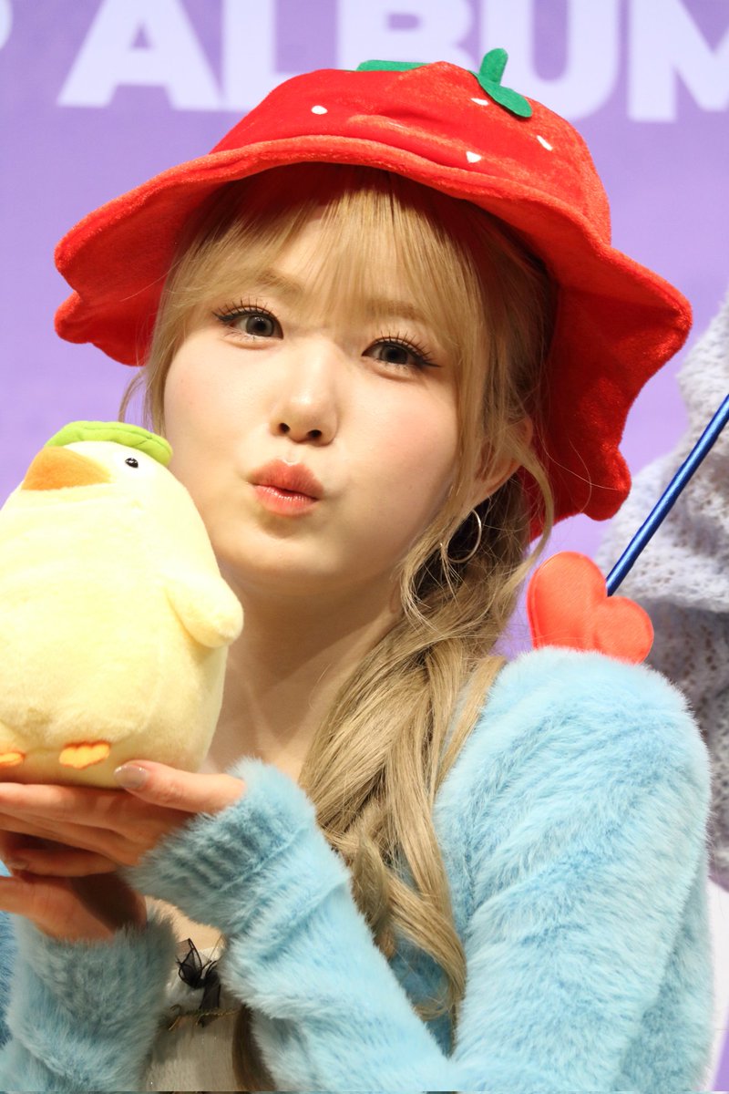 SAYMYNAME &Our Vibe kissent ヒトミ SAYMYNAME 3RD EP ALBUM [&Our Vibe] Look!ng for #HITOMI Hop on UFO