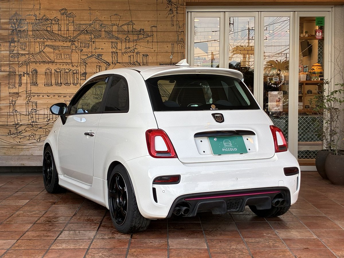 CarCafe_PICCOLO's tweet photo. 【NewStockCar】

”ABARTH595 BaseGrade LHD 5MT ”

ラルグス車高調にADVANRacing16インチAW、そしてレコードモンツァマフラーと程よくカスタムされた595が入庫です！ https://t.co/xKR0UcmWR7