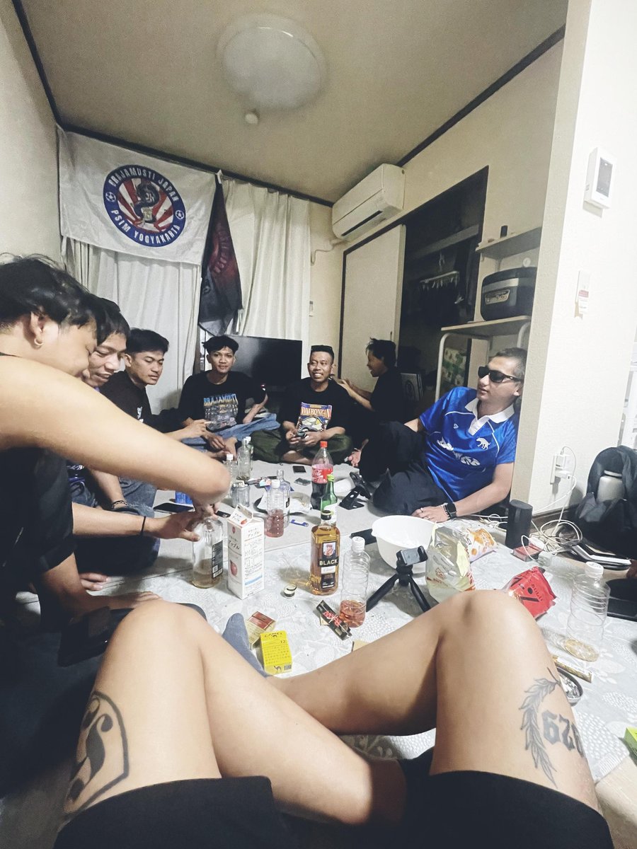 RohmatWibow0's tweet photo. Wes genah suprise geden Iki hehehe https://t.co/q35y4OpLsY