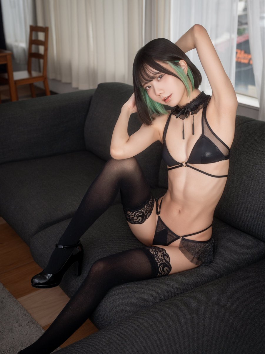 🖤✨ https://t.co/h4UGvyIdET