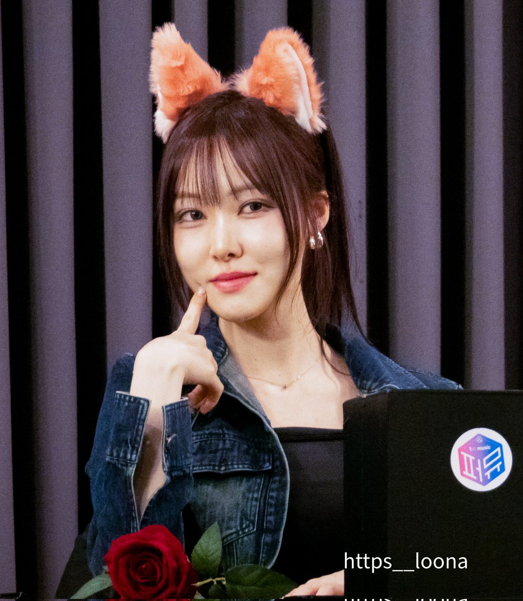 https__loona's tweet photo. 260510 Yuju 1st Music Fansign

#Yuju #유주 https://t.co/lyiK2Uqax2