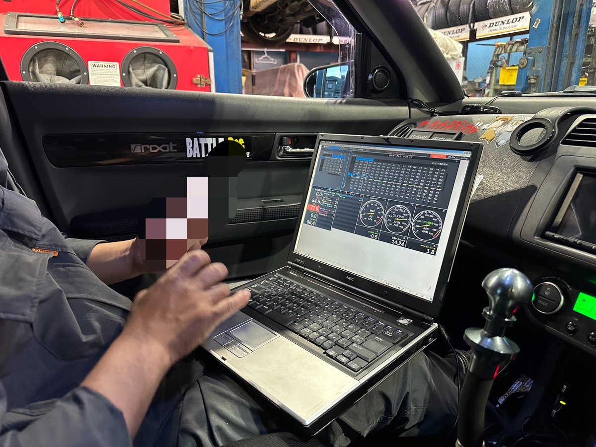JpnRoot's tweet photo. ZC31S大幅アップデート完了。  
エンジンOHをはじめ、4連スロットル化に伴う配管レイアウト刷新、ワイヤースロットル化、ZC32Sタペット流用による4発ダイレクト化を施工。  
LINK Monsoon制御＋電動ウォーターポンプ化で更なるレスポンス向上へ。 https://t.co/dqQsGa4TGT