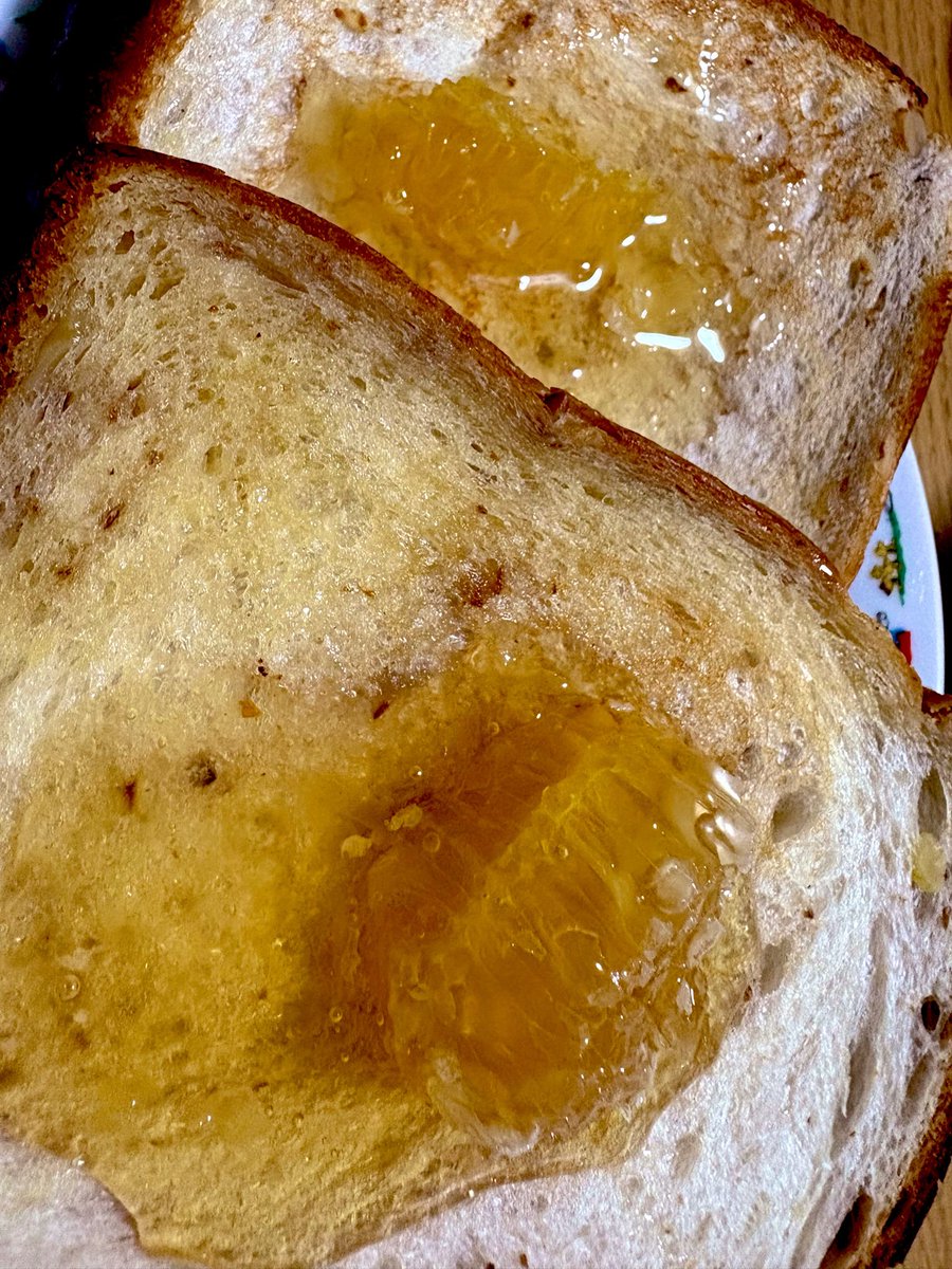 蜂の巣初めて食べたけど美味しかった🫶 歌枠も折り返し地点っ 雑談も