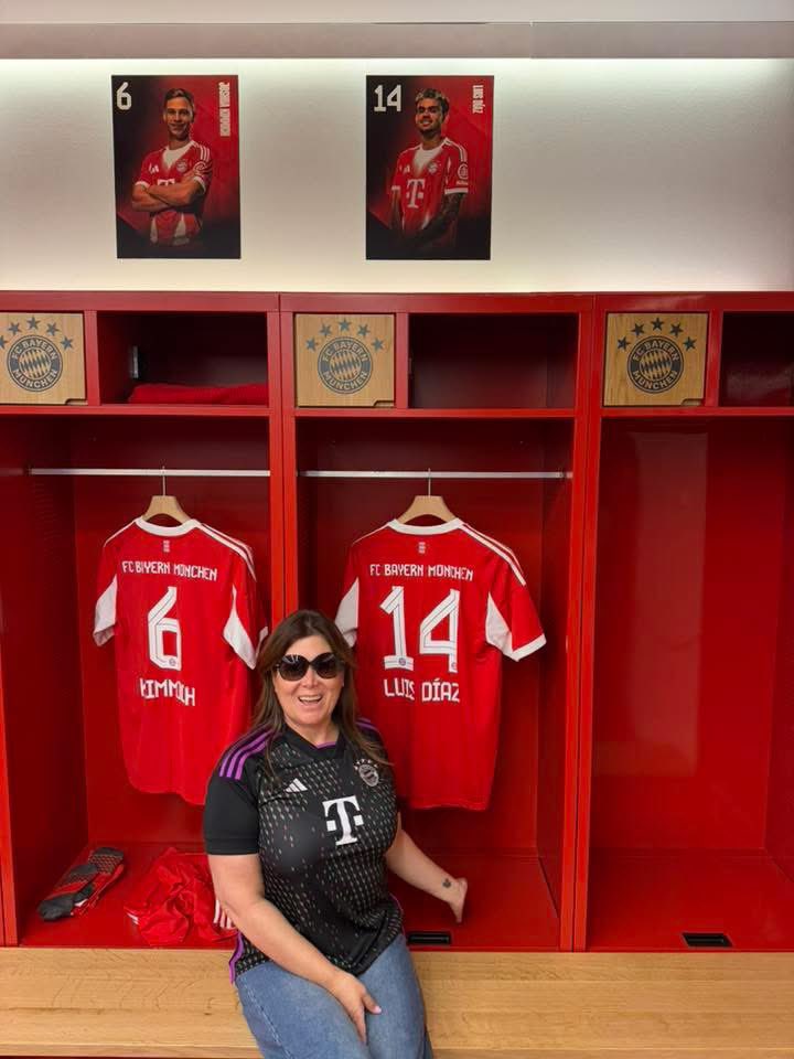 BayernRedLadies's tweet photo. A very Happy Mother’s Day to our #BayernRedLadies community! 💐❤️ https://t.co/R15mhAOsU6