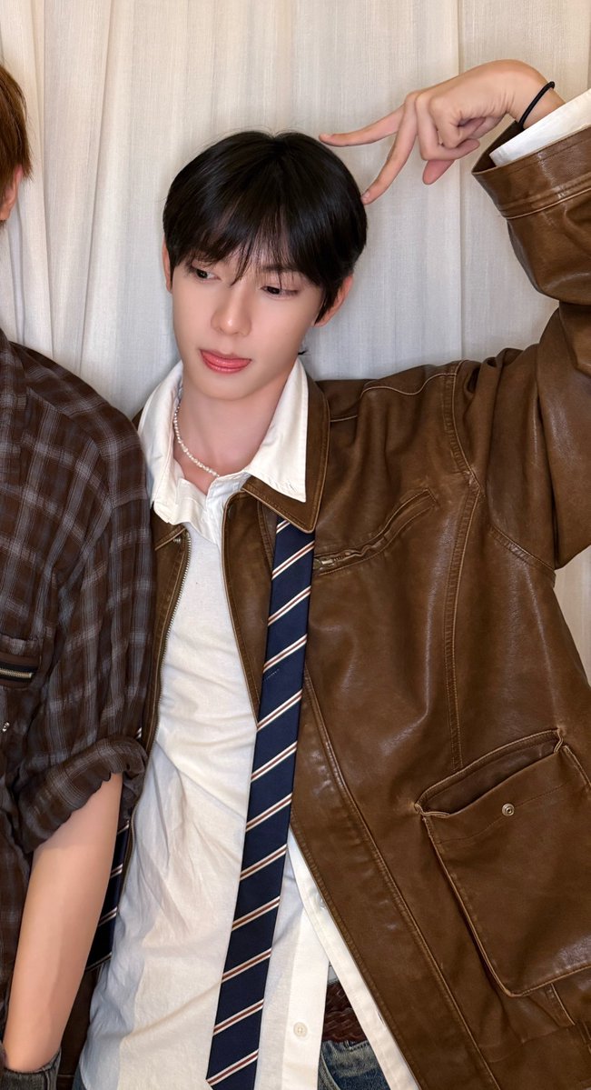 최립우 옷장 tweet media