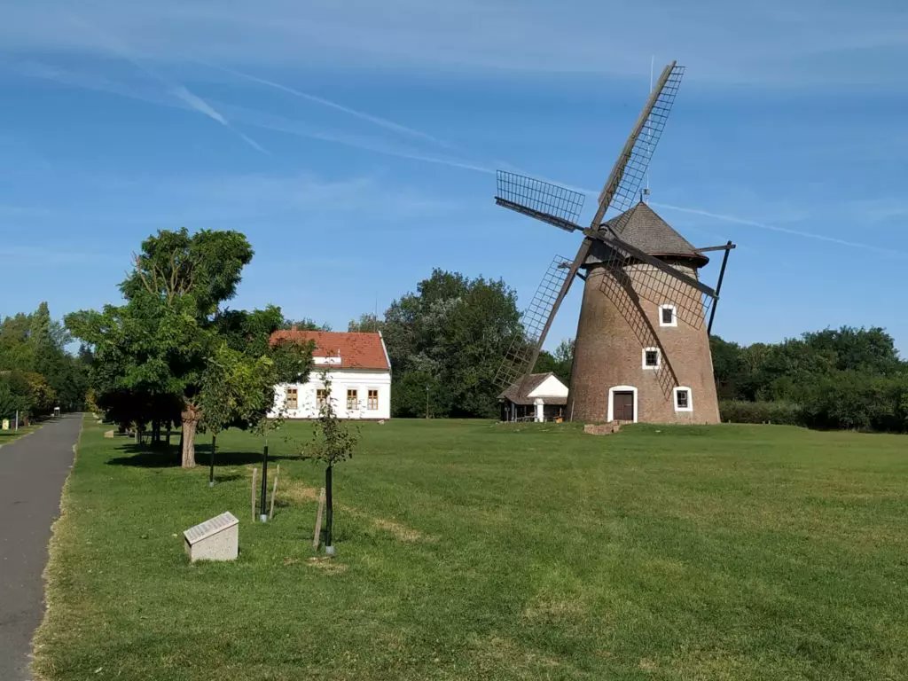 LANDECK_D's tweet photo. And this is a 🇭🇺 #Hungarian #Windmill in #Ópusztaszer #national #heritage park - a nice place to visit during #holidays in #Hungary https://t.co/bbs8eWbZXf