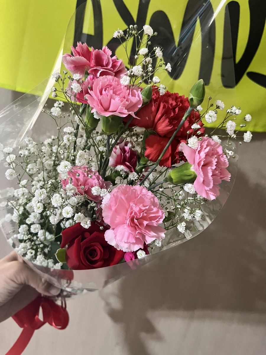 m_zumba's tweet photo. #横須賀市 #カーネーション #母の日
 #娘からのプレゼント✨ https://t.co/CUw6nGi0P4