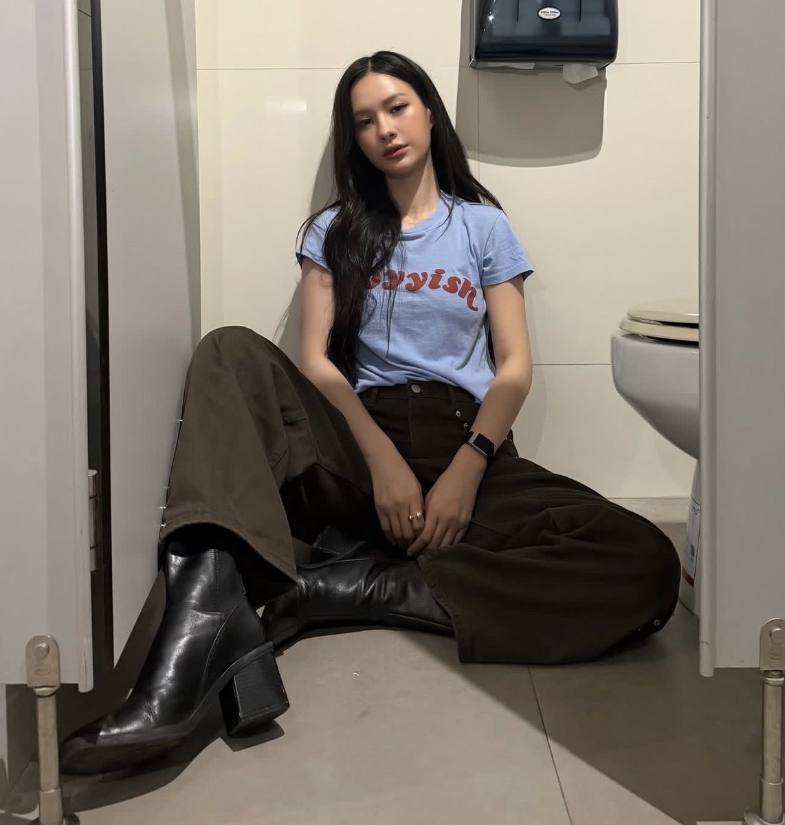 有点奇怪的咩 tweet media