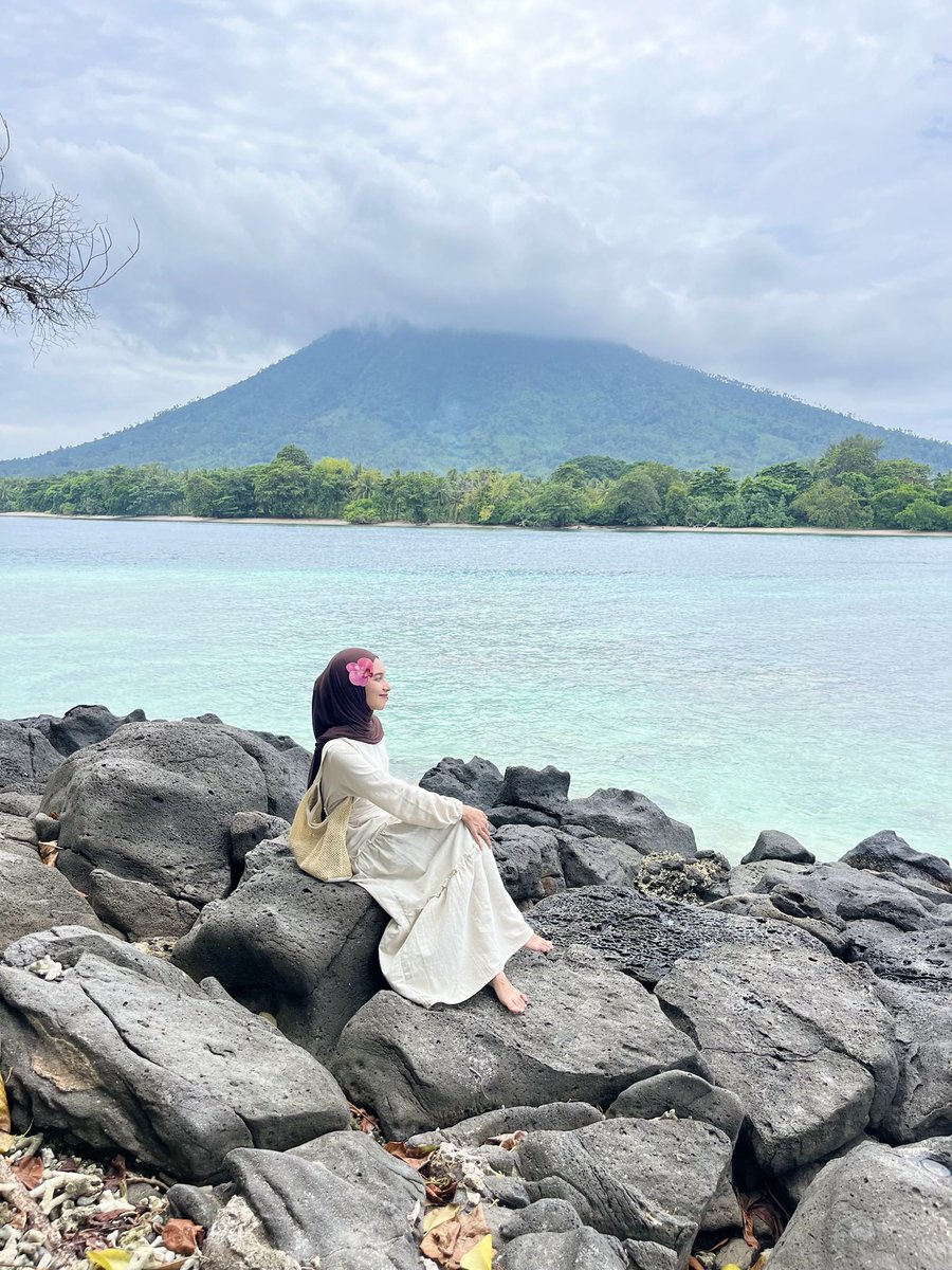 _littleprimrose's tweet photo. Pulau Sebesi &amp; Gunung Anak Krakatau, Lampung🫶🏻 https://t.co/uBGp15hLZn