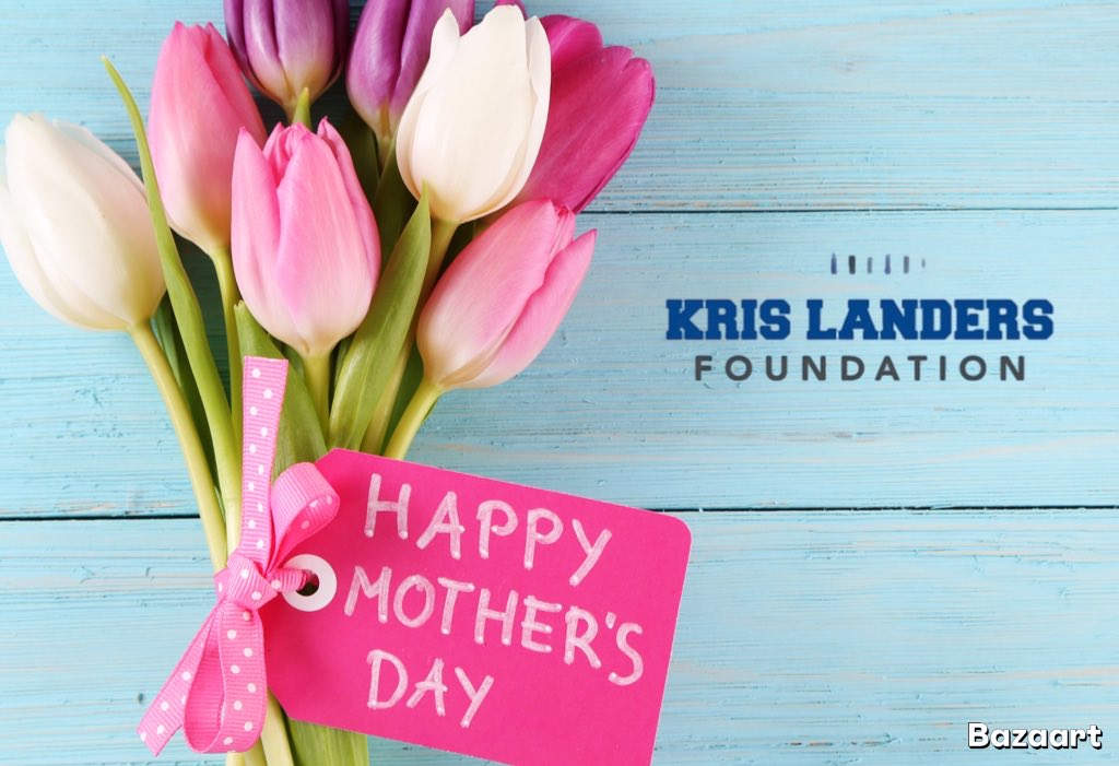 landers_kris's tweet photo. Today we thank mom for all she does! https://t.co/sKq3IZ8z8Q