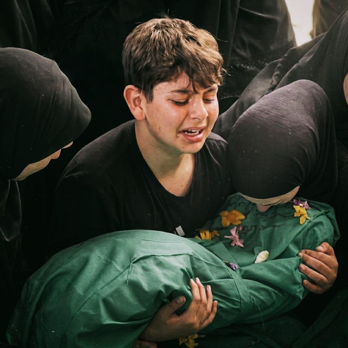 هوّنَ ما نزل بنا أنّه بعين الله💔