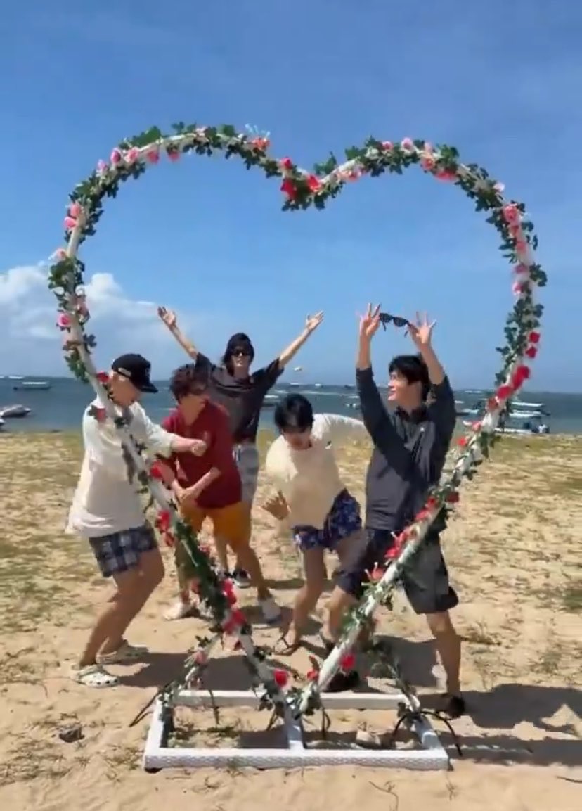 DILUAR PREDIKSINYA TUUU, KENAPA HARUS DI SPOT FOTO LOVE?!!!! IH SANGAT INDONESIA BGT😭