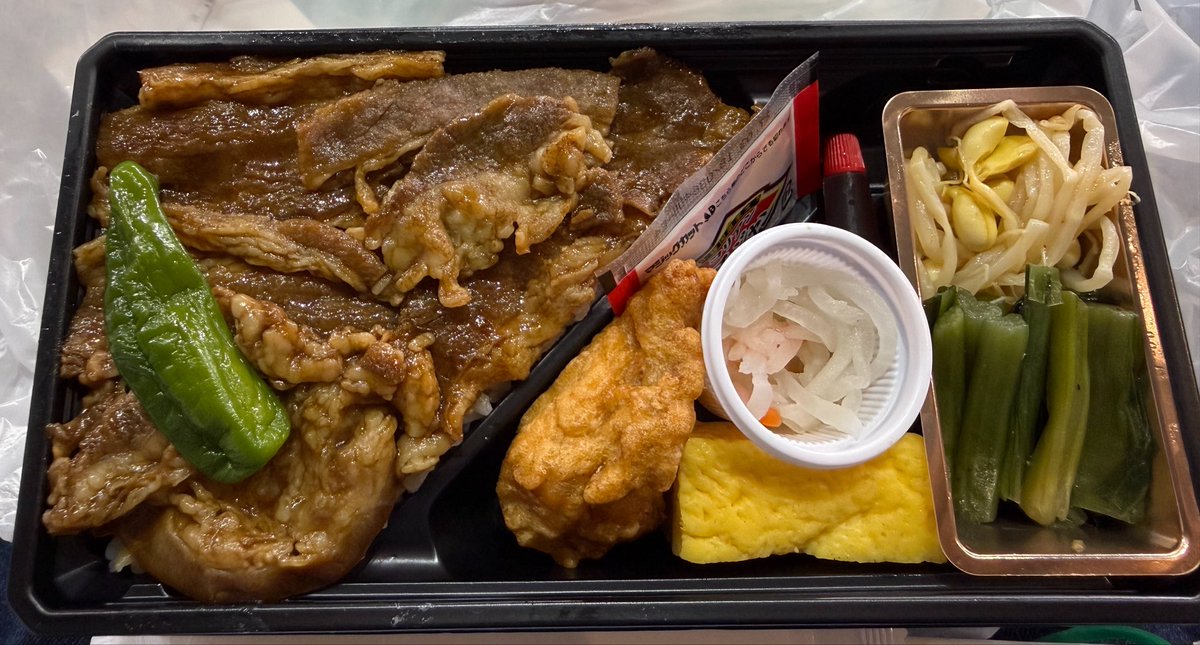 髙橋宏斗が好きなのでコラボ弁当買いました。
食べて推し活🍱