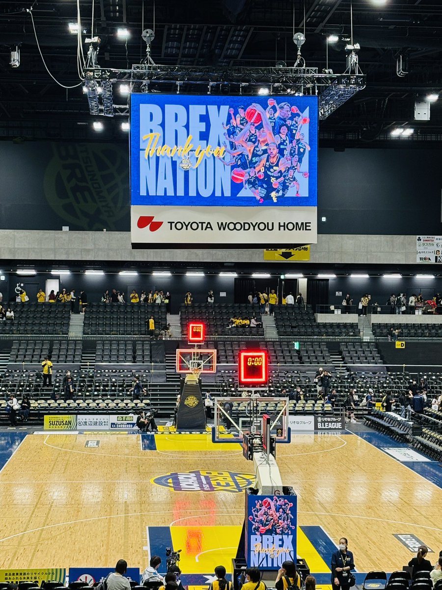 wamami's tweet photo. Bリーグ クォーターファイナル。宇都宮ブレックス対名古屋ダイヤモンドドルフィンズ、#BREX は2敗して今シーズンが終了。

悔しい。
流れを掴みきれなかった。

5月、何を糧に生きていけばいいんだ……！ https://t.co/pS42Zw618L