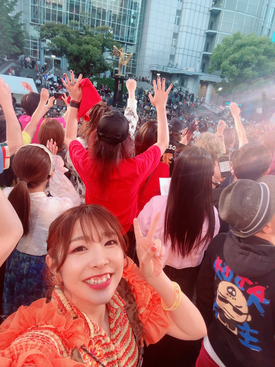 moemi_konsome's tweet photo. フィナーレこの辺にいたの
見に来てくれた方、見つけづらくてごめん笑

#栄音26
#みんなが主役の栄ミナミ https://t.co/4DweGiLaIW