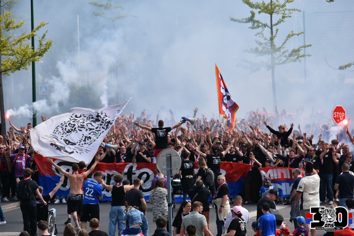 Arno_1996's tweet photo. Quelle fierté d'appartenir à ce groupe ! Une journée extraordinaire grâce à une organisation au top. Un grand merci à tous ! ❤️ MNK96 ! https://t.co/MFoiksalio