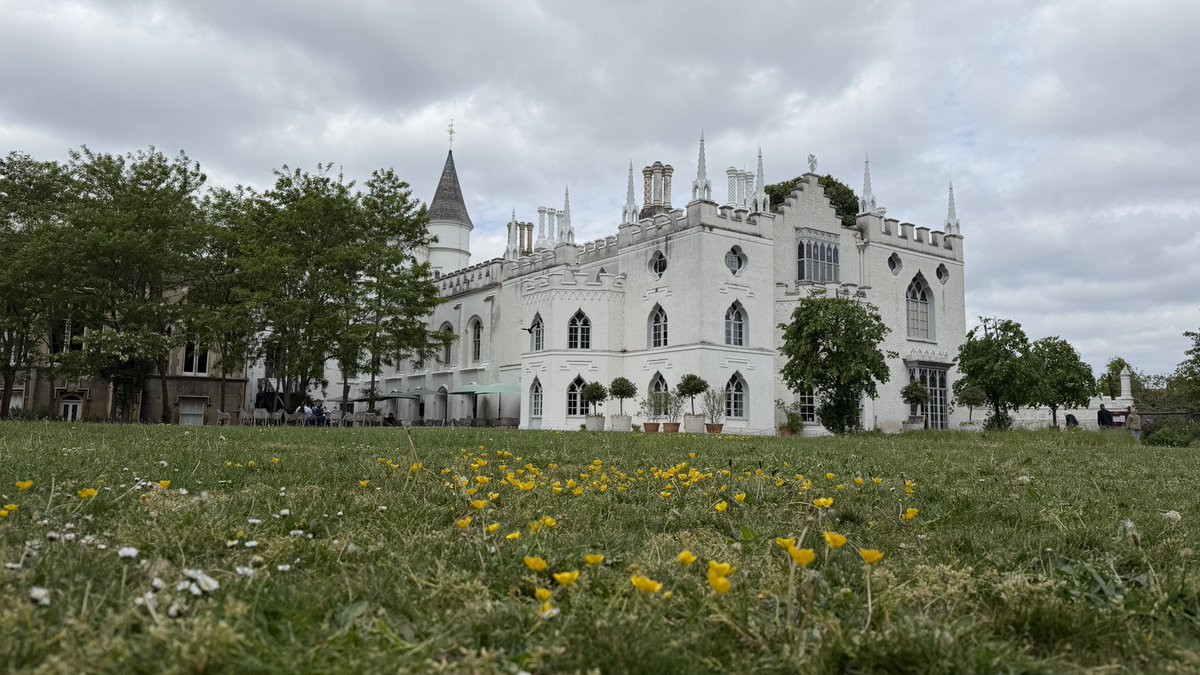 Daisytan31's tweet photo. Strawberry Hill House &amp; Garden https://t.co/sPHmjF7qcX