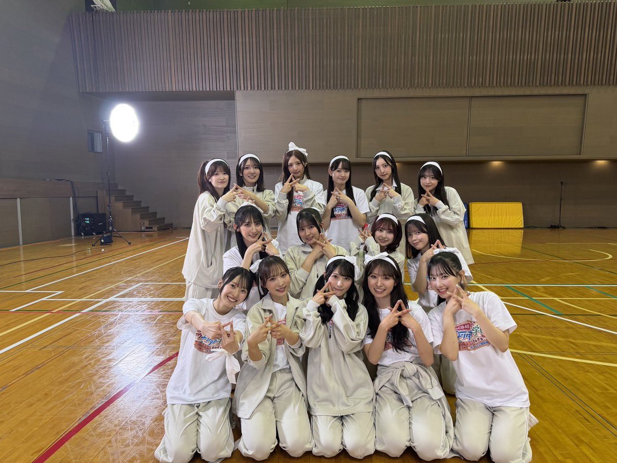 airi_sato0624's tweet photo. #AKBのエンタメ学園 
運動会＆公開収録ありがとうございました🌟

運動会では接戦の末、銅賞！🥉笑
キャプテンとして貢献出来ず、不甲斐なかったですがとても素敵なチームで、星組のみなさんに感謝の気持ちでいっぱいです！😭

公開収録の方は来れなかったよ〜という方も動画の公開をお楽しみに〜✨️ https://t.co/k7wx6Q7qjb