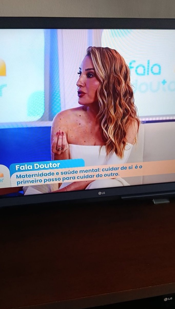 Assistindo a estreia do #faladoutor com a <a href="/draameirelles/">Amanda Meirelles</a> na #recordnews