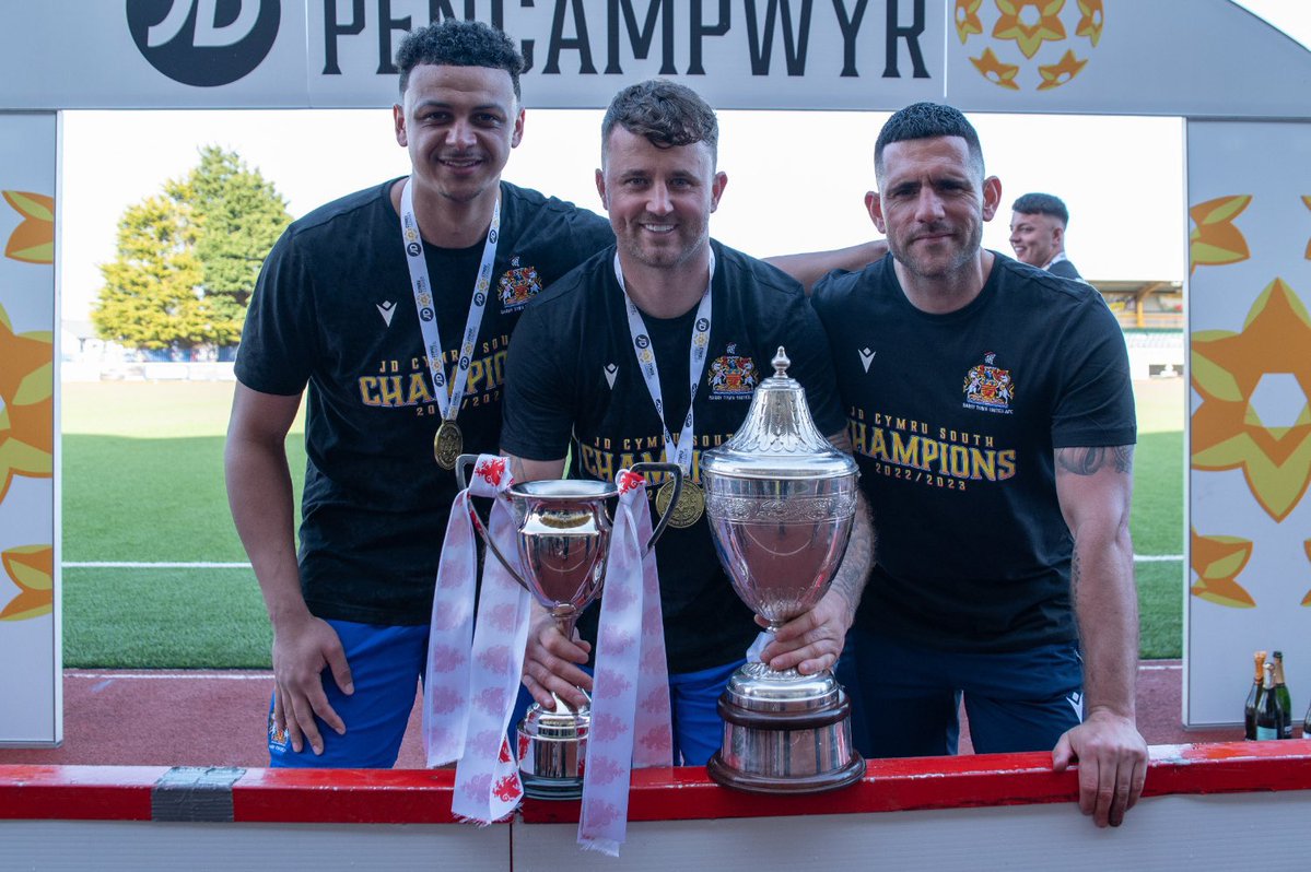 Barry Town United 🏆 tweet media