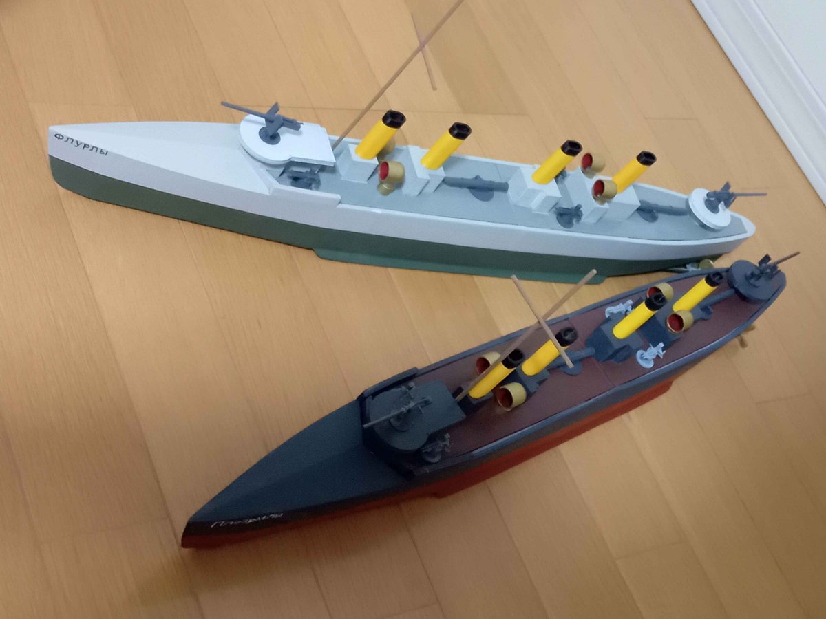 1/100RC水雷艇駆逐艦「フラーリィ」完成です

以前建造した「プラームリィ」の姉妹艦でPETGを使用した他、梁の追加や白色塗装によって夏場の耐熱性を重視しています

基本設計や搭載武装、機関等は姉と全く同じです