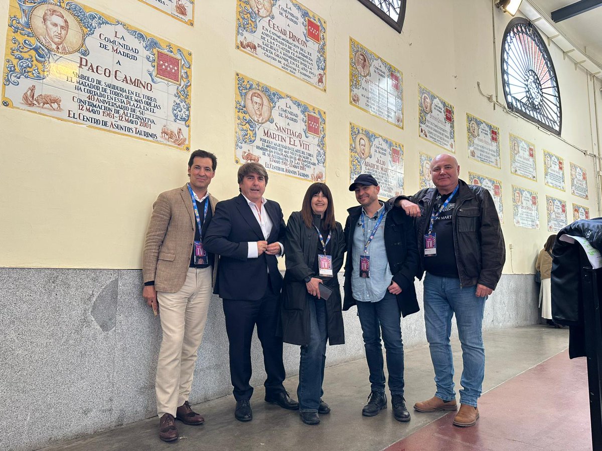 PlayToros_es's tweet photo. San Isidro en Las Ventas consolida el éxito de @CMM_es con un 16,5% de share.

La corrida de ayer lideró su franja con 67.000 espectadores de media.

➡️137.000 personas vieron algún momento de la emisión, con picos del 21,4% de cuota.

Hoy, a las 19.00h, tarde de #SanIsidroenCMM https://t.co/sxBBz4giG3