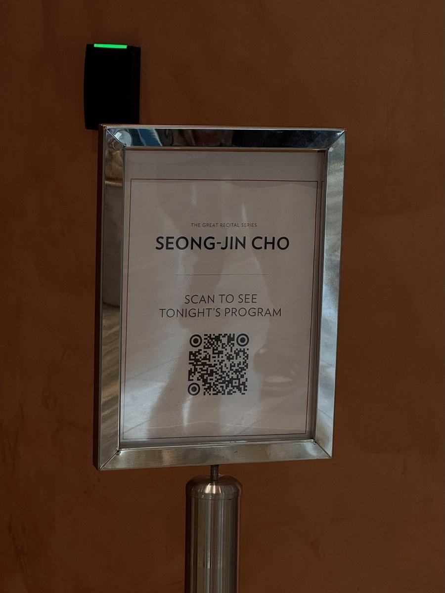 초프 tweet media