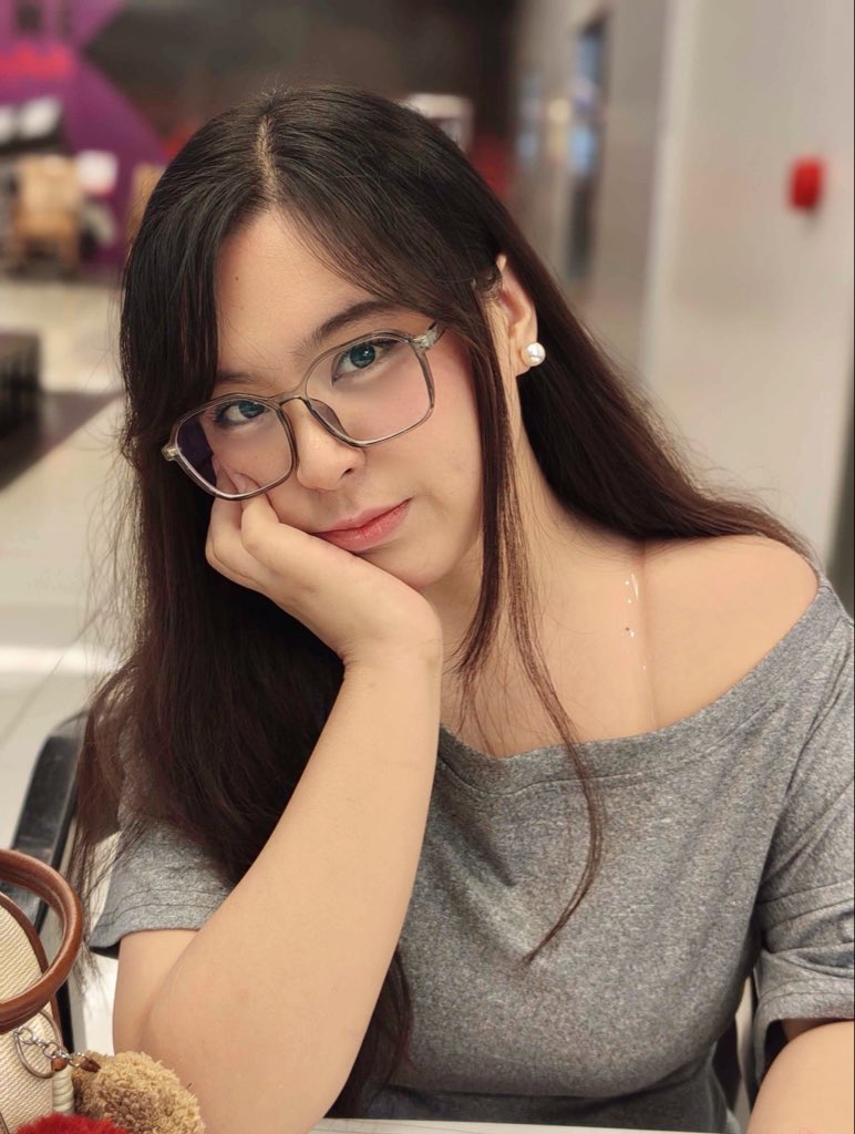 neomachiii's tweet photo. POV: you finally saw me outside your screen 😸 https://t.co/qRGY2tsVzy