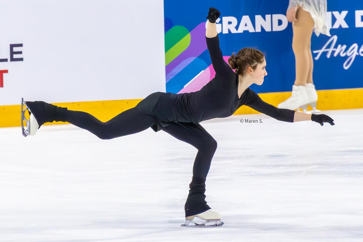 demtuppesseine's tweet photo. Grand Prix de France 2025 - Friday women SP practice - Isabeau Levito 🇺🇸 #FigureSkating #GPFigure #GPFRA #GPdF #IsabeauLevito https://t.co/TZ49VNaLBj