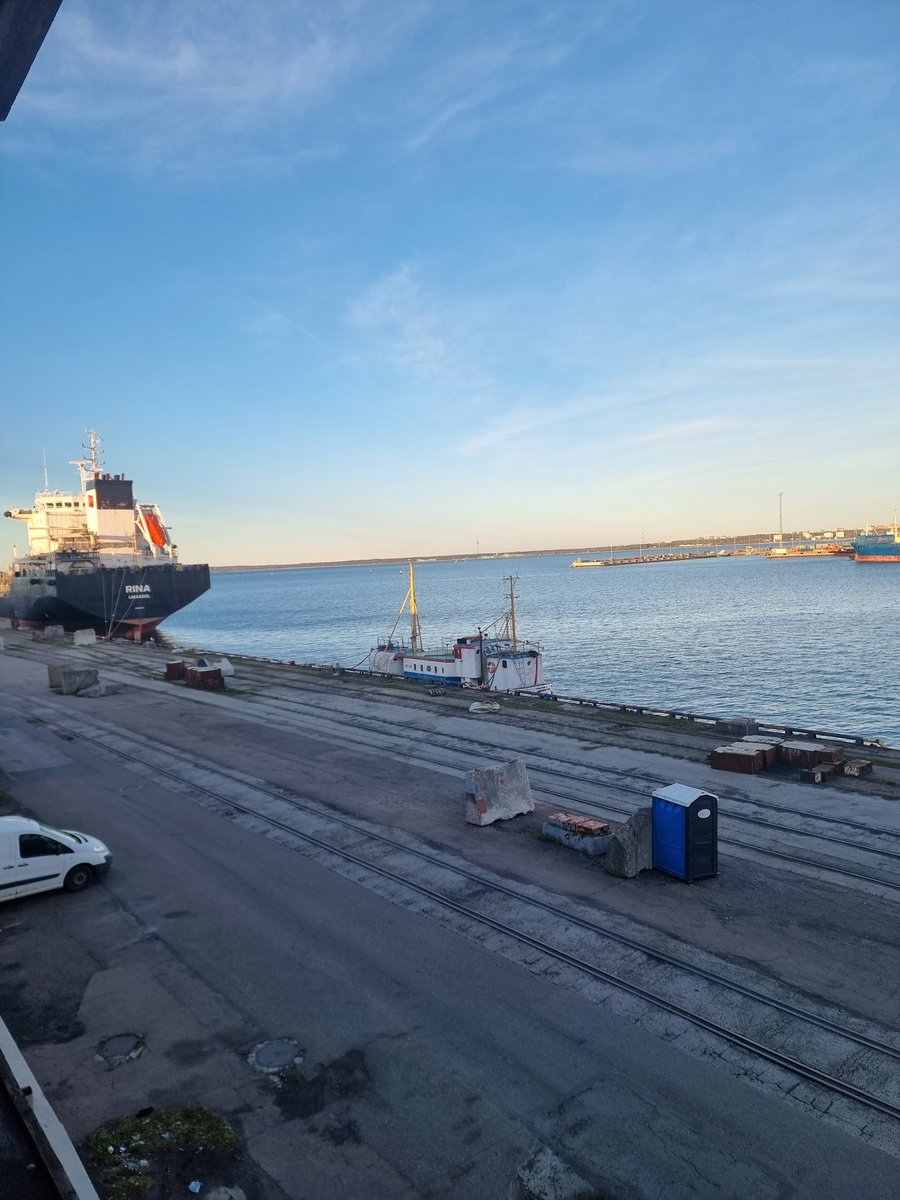 Miiiland's tweet photo. Käisin kontserdil, jõusaalis ja botaanikaaias see nv. Sain ka juhendajaga kokku Tallinnas. https://t.co/KydaSDBpLI