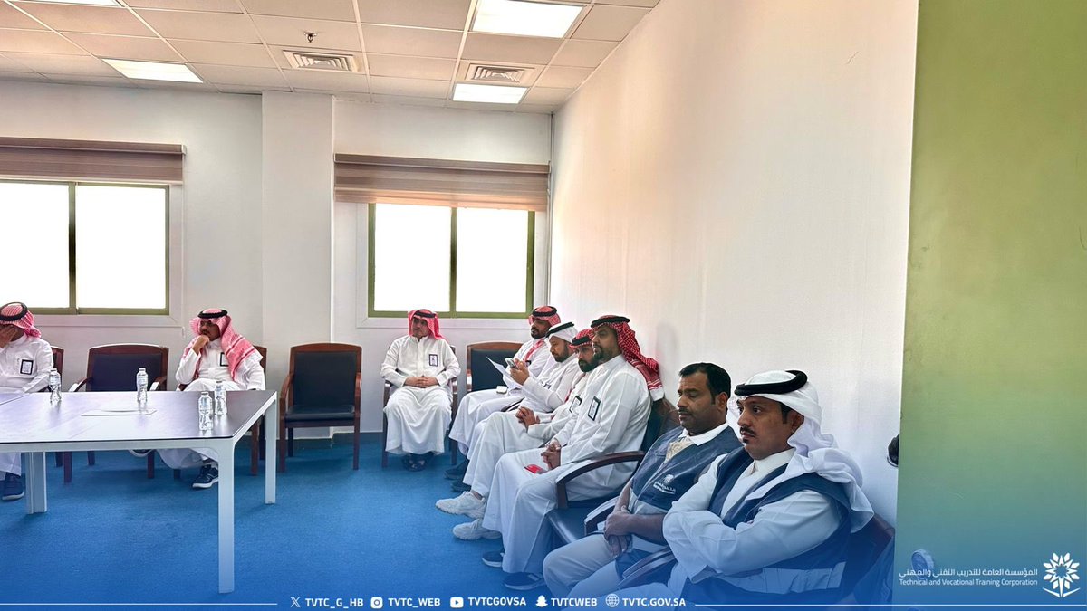 الكلية التقنية بحفر الباطن tweet media