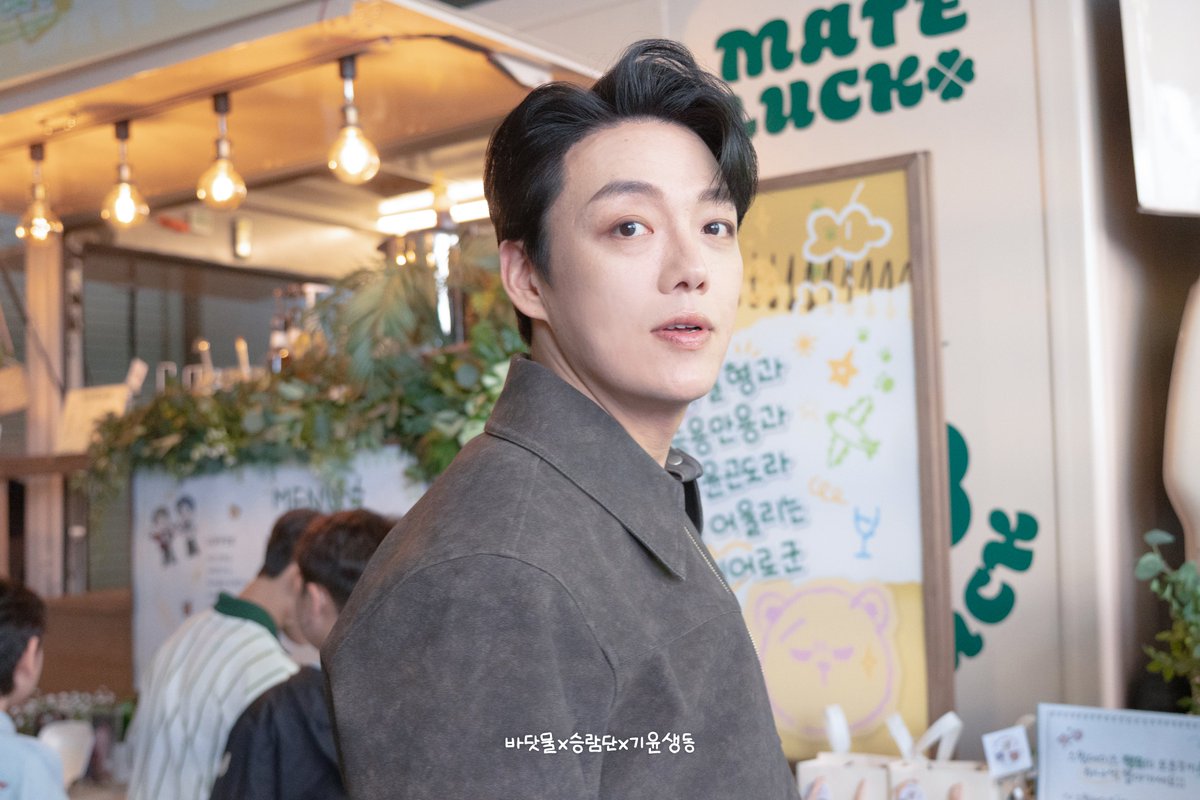 yu__support's tweet photo. 어린이날의 설렘과 웃음을 오래 간직하듯,
앞으로 이어질 모든 무대에도 저희는 변함없이 배우님들을 응원하겠습니다.✨ https://t.co/NfhKYoeBJa