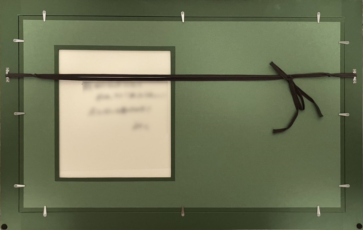 withMemory_jp's tweet photo. 【裏面にきざまれた、もう一つの物語】

こちらの額装、実は表だけではありません

「アイテムの全てを大切にしたい」
その想いを実現するべく、背面にも窓抜き加工を施しました

裏に綴られた特別なメッセージを、
いつでも受け取れる仕上がりです

#金村美玖
#小坂菜緒
#withmemory https://t.co/buP3xLJ89h