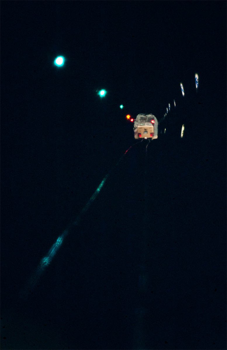日本最長距離のトンネル抜き

トンネルの長さは5170ｍ
新疋田駅から近江塩津駅の場内信号付近の列車を狙う
6閉塞区間を一気にトンネル抜き
陽炎に悩まされ何度も挑戦した