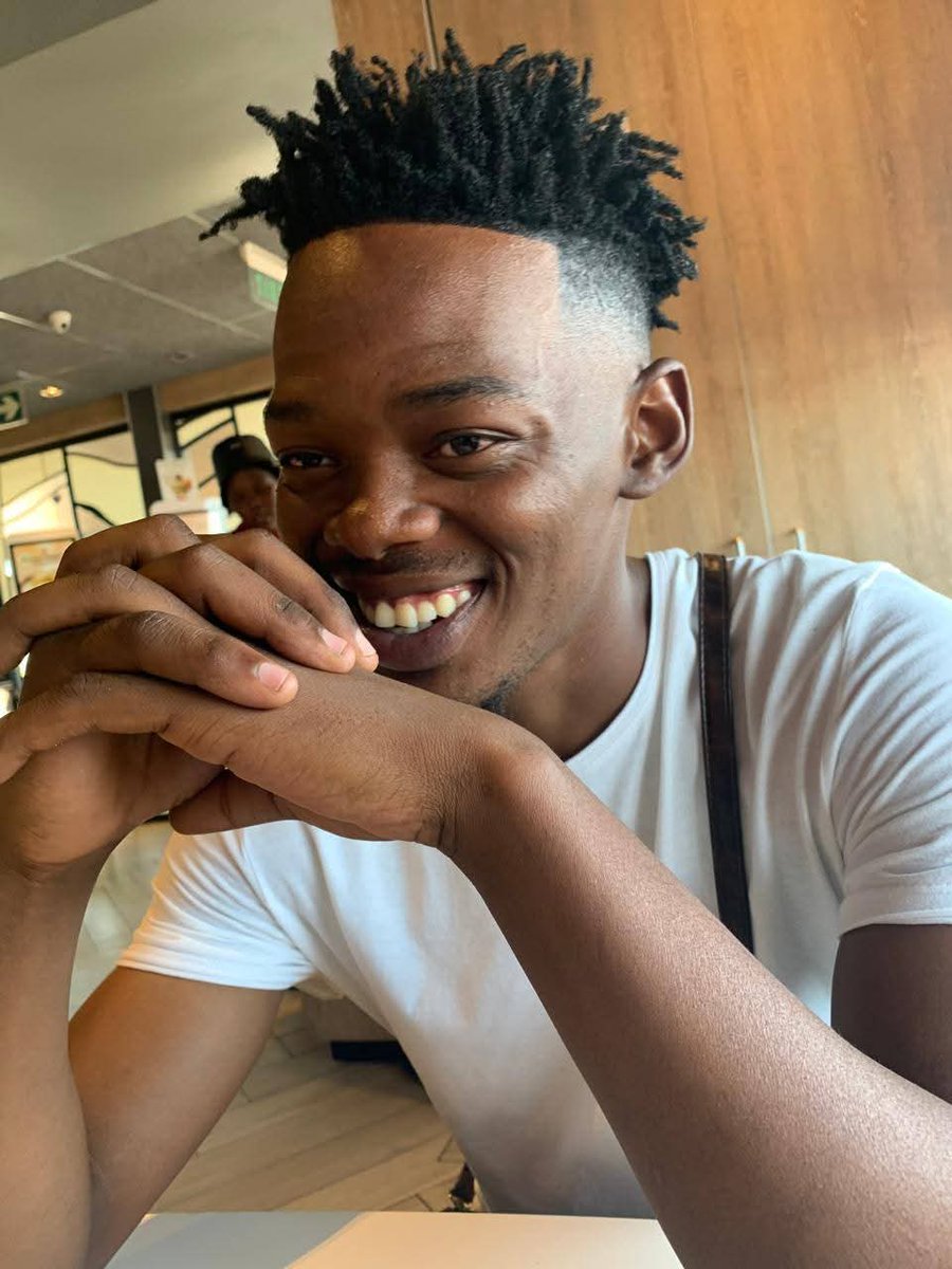 ThembisileQ21's tweet photo. Yes it's real real. Last year on 30 April.  My sister's boyfriend and baby father disappeared without a trace. Even today there are still no leads. The police never even opened a case. His last location was at Germiston station.  Lord knows what happened to him 💔😪 https://t.co/BSuQhYDqQa