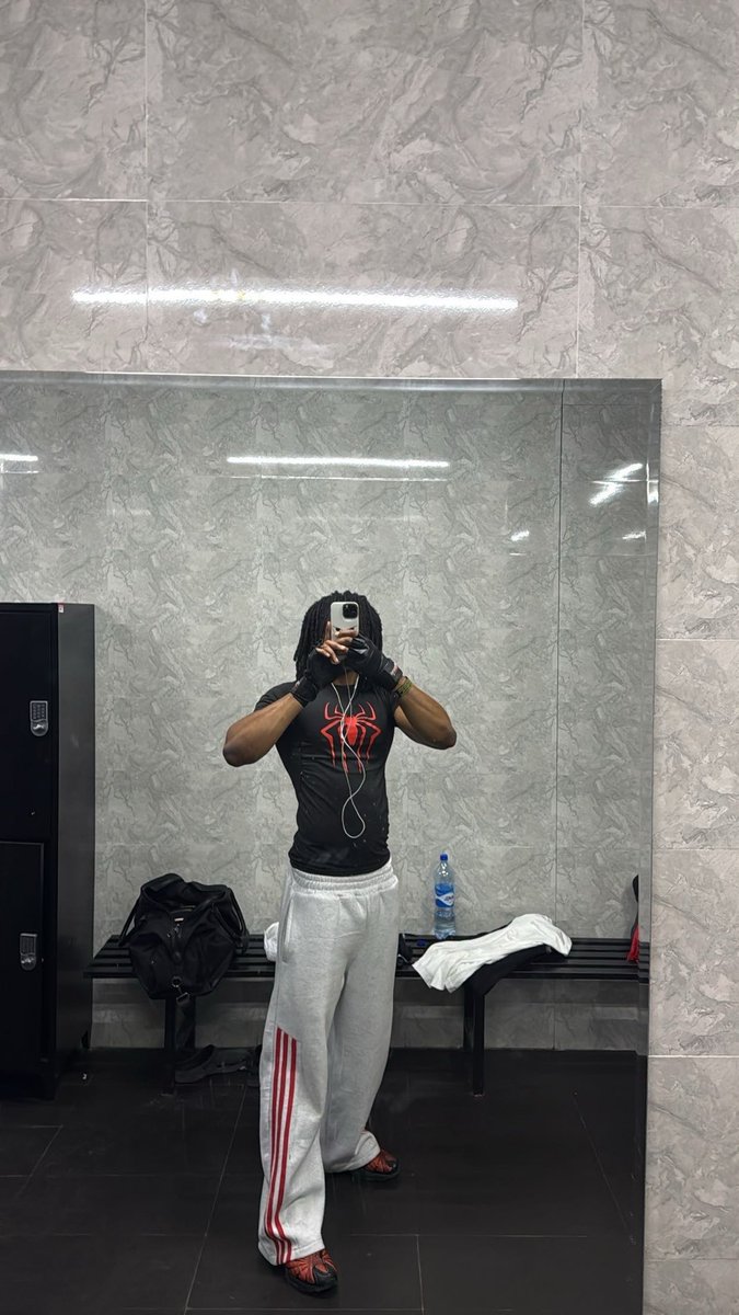 customhouse__'s tweet photo. AVAILABLE SWEATPANTS 

@_VALKlNG https://t.co/dYFuXnYhy3