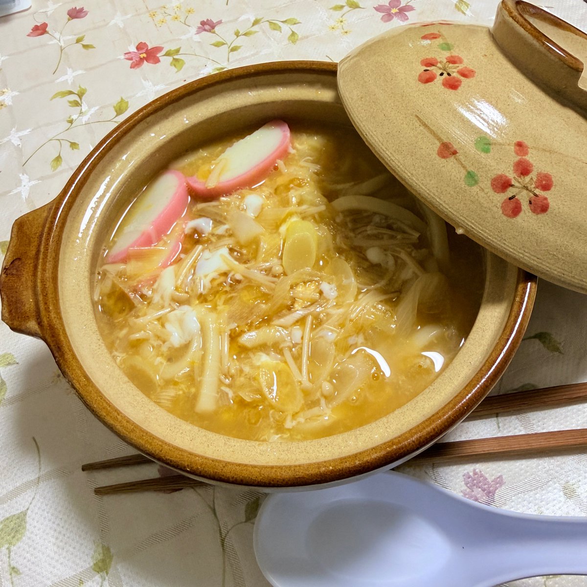 mamochunta's tweet photo. スパコミの後から風邪引いて寝込んで連休が終わってしまった…
明日から仕事だー😭

ダンナさんがうどん作ってくれたので、大人しく寝ます💤

連休中に予定してたお片付け全くしてないのが、予測通り過ぎる（笑） https://t.co/W4PIpRQ9NP